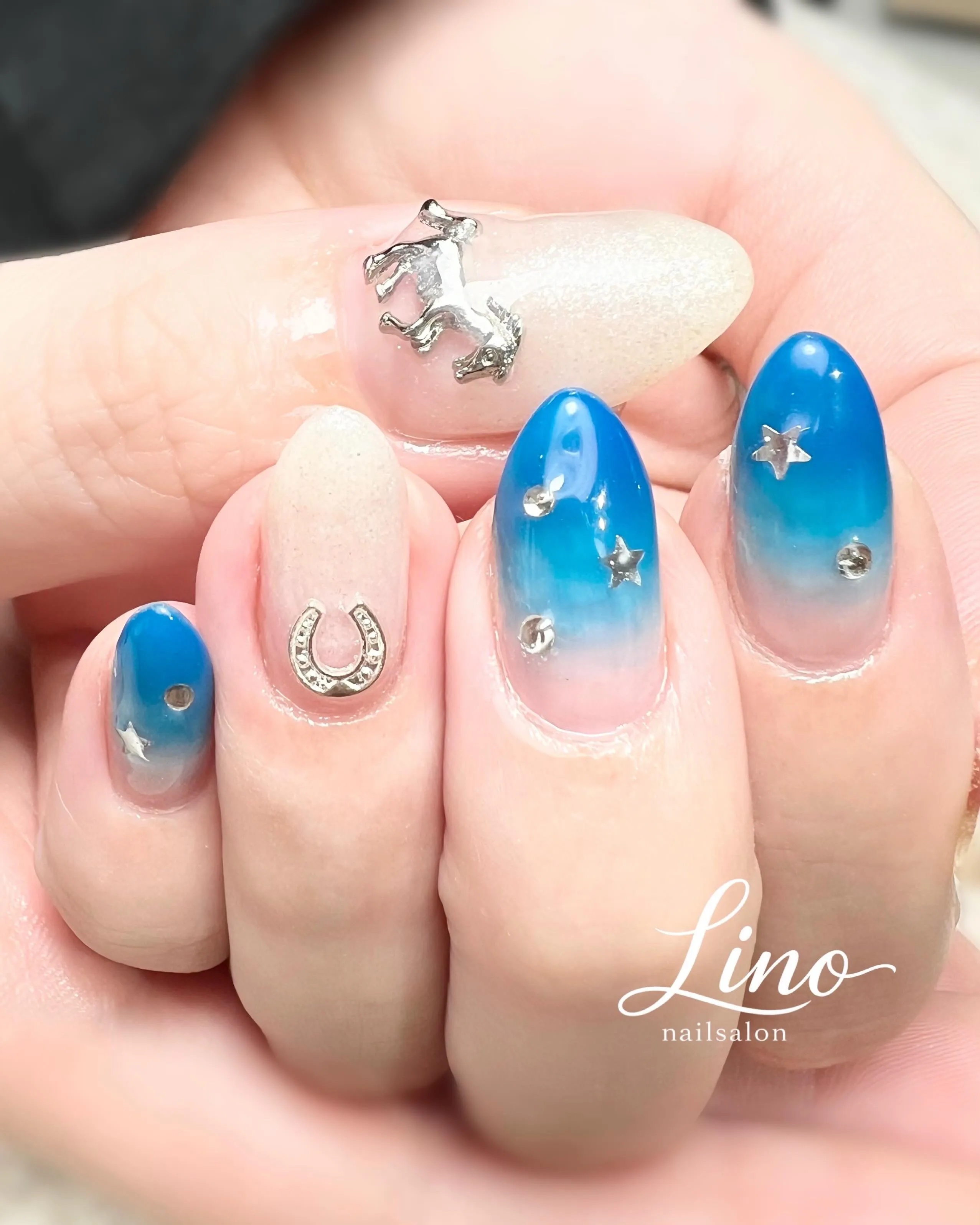 推しネイル💙