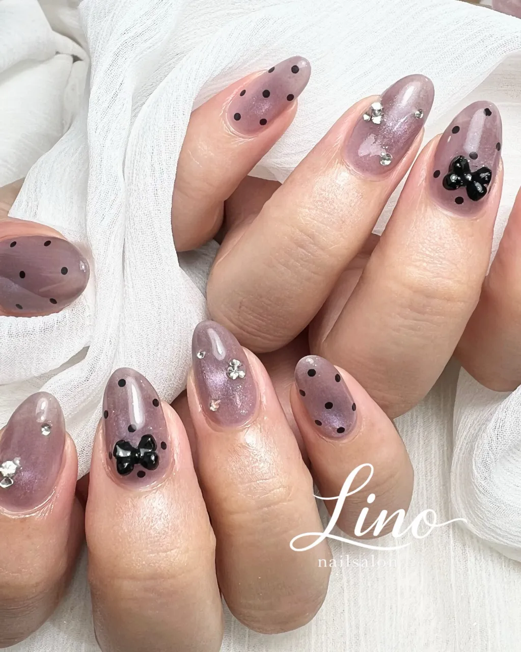 紫と黒が可愛いドットネイル💜🖤